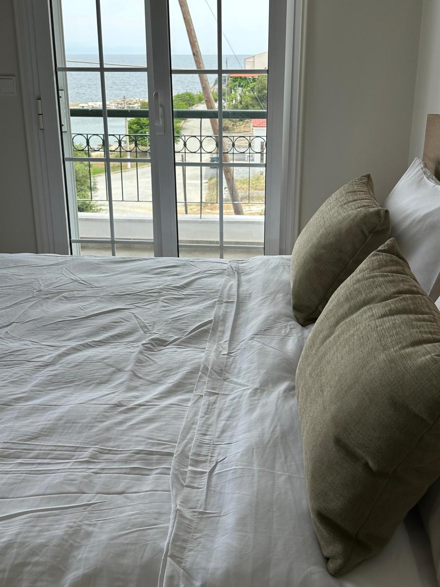 Villa Eleni Greece - Wonderful Sea View Studios Néa Róda Eksteriør bilde