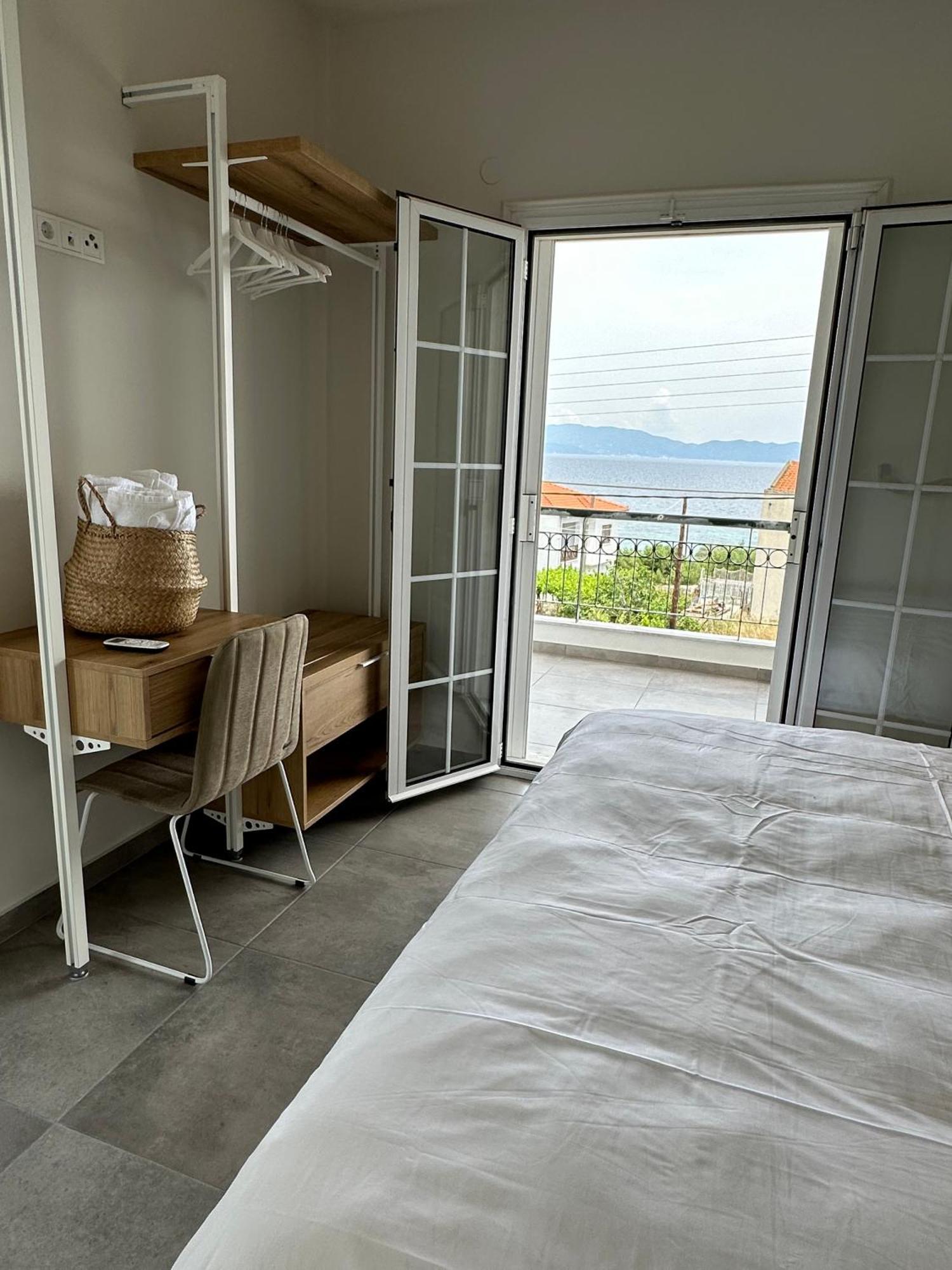 Villa Eleni Greece - Wonderful Sea View Studios Néa Róda Eksteriør bilde